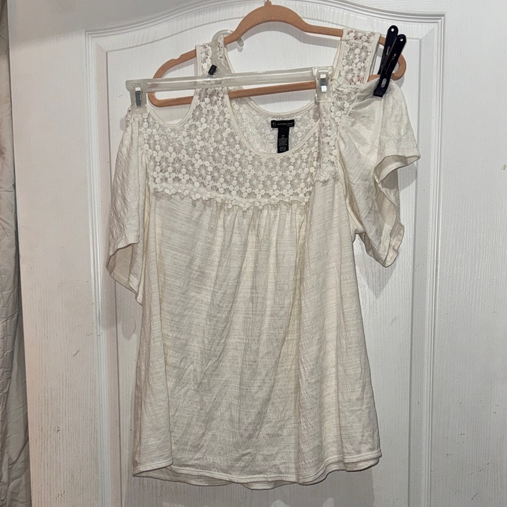 Nwt New directions size 3x supposed to fit big Lace Cold-Shoulder Women's Top